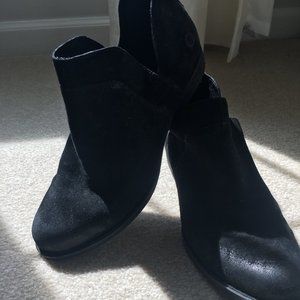 Born Leather short boots